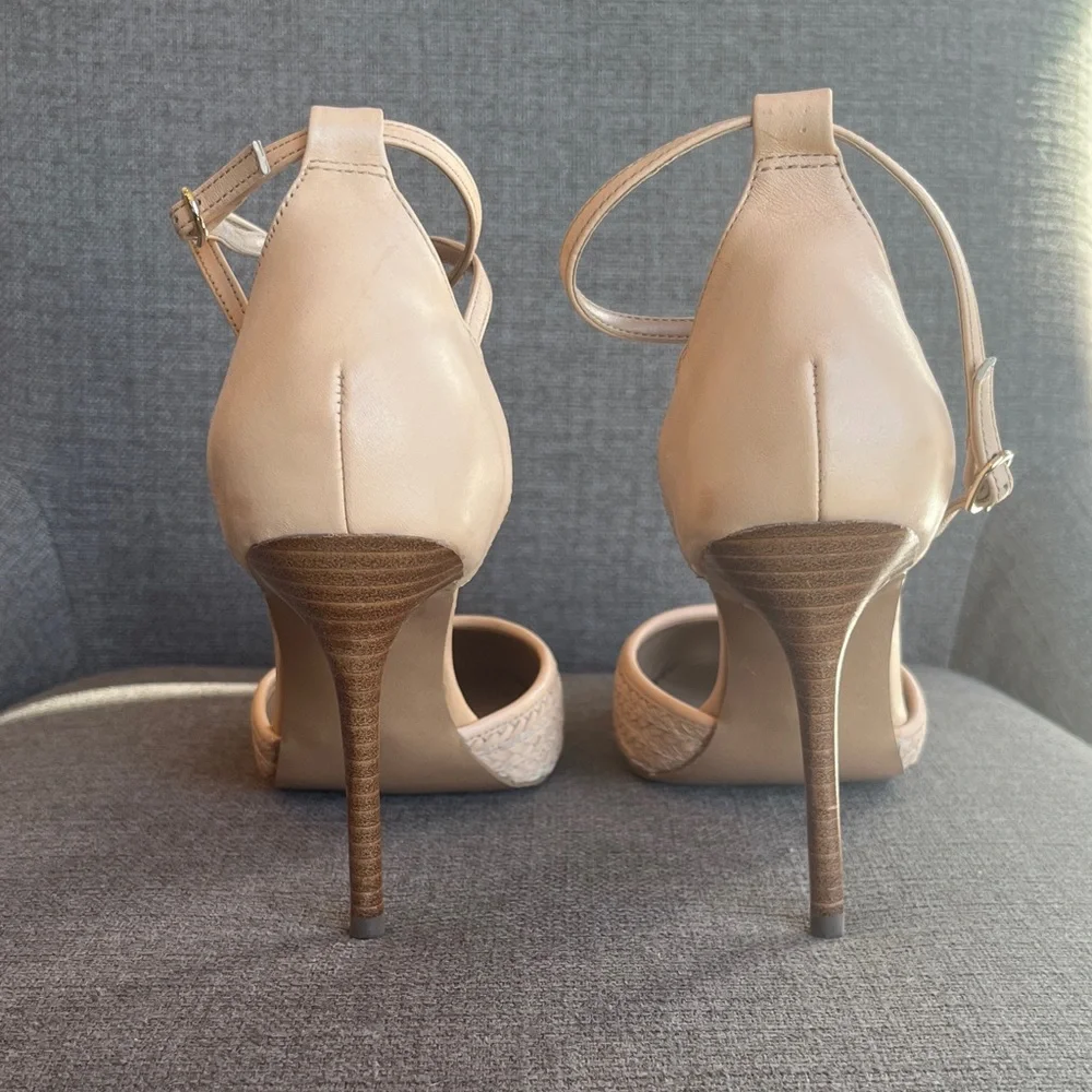 Worn 1x Banana Republic Women's beige stilettos- like new/ excellent condition - Picture 5 of 10